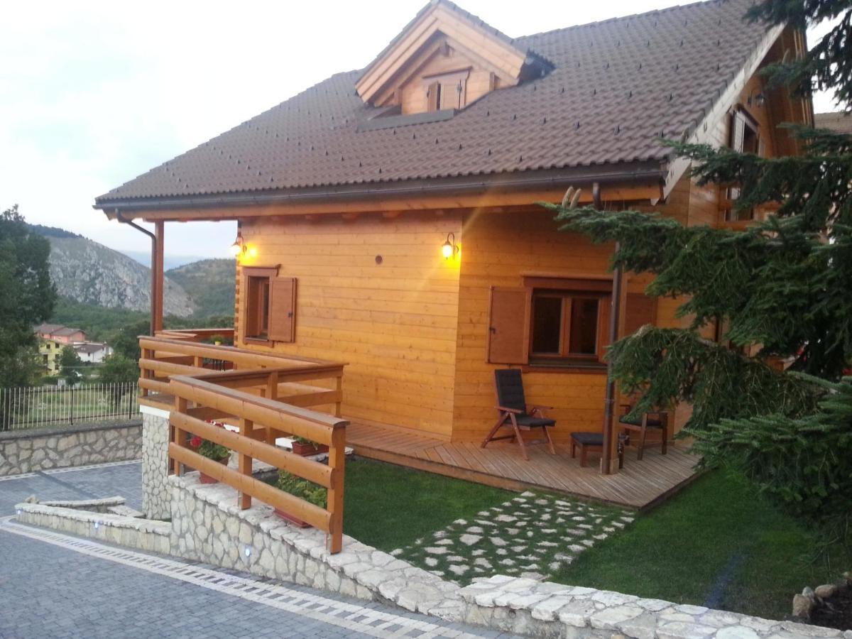 San Felice d'Ocre B&B Lo Chalet Di Ocre מראה חיצוני תמונה